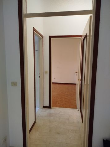 Ampio bilocale con cucina abitabile e balcone in zona Grazie Vecchie - Foto 5