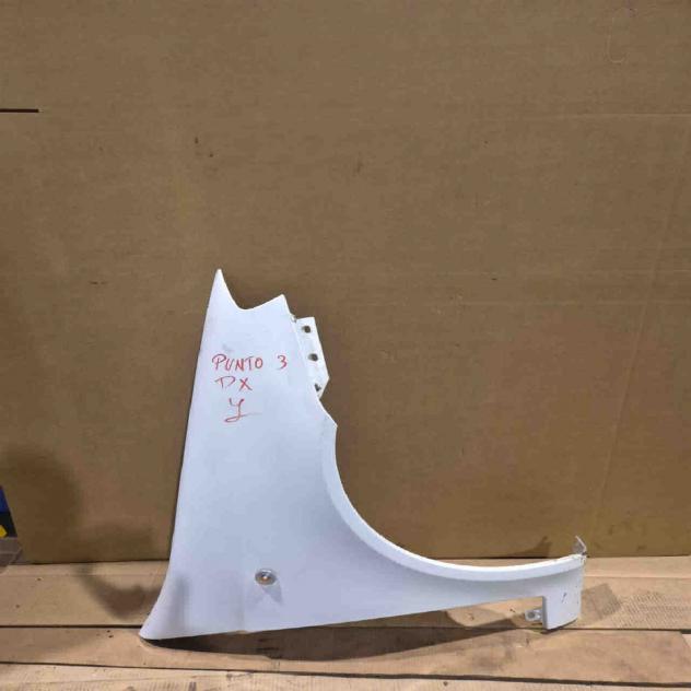 PARAFANGO ANTERIORE DESTRO FIAT Punto Berlina 5P 3° Serie (03)