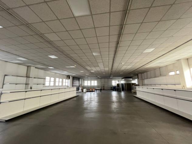 Immobile di 1000 m² con 3 locali in affitto a Brescia - Foto 3