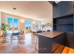 Appartamento di 220 m² con 5 locali e box auto in vendita a Milano