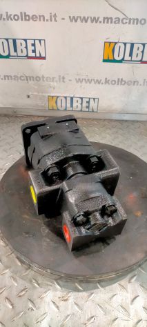 Pompa oleodinamica per trattore New Holland TN75S - Foto 2