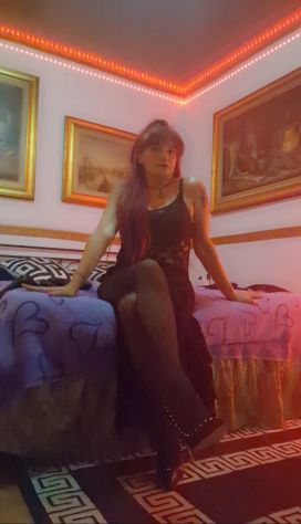 Mistress , dominatrice Tel:3290704810
