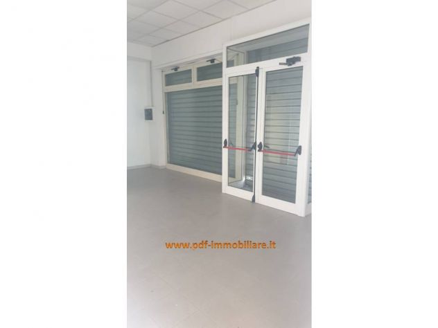 Locale commerciale di 200 mq a Monterotondo Scalo - Foto 2