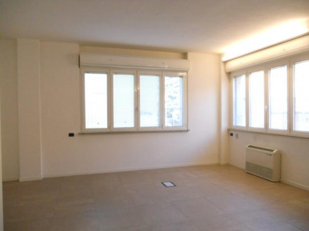 Immobile di 92 m² con 1 locale in affitto a Pero - Foto 9
