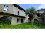 Rustico / Casale di 600 m² con più di 5 locali e posto auto in vendita a Ello