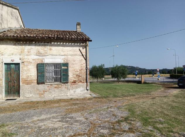 Fano, a pochi passi dal centro abitato di bellocchi, immerso nel verde e comodamente accessibile dalle principali vie di comunicazione, proponiamo in - Foto 10