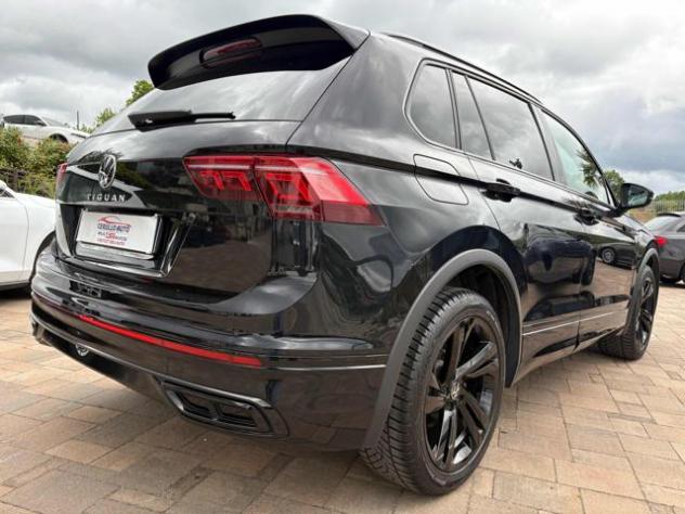 VOLKSWAGEN Tiguan 2.0 TDI 150 CV DSG R-Line TOTAL BLACK rif. 24066791 - Foto 3