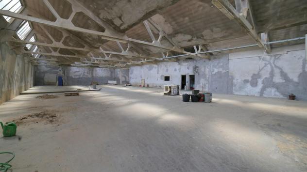 Truggio capannone 920 open space