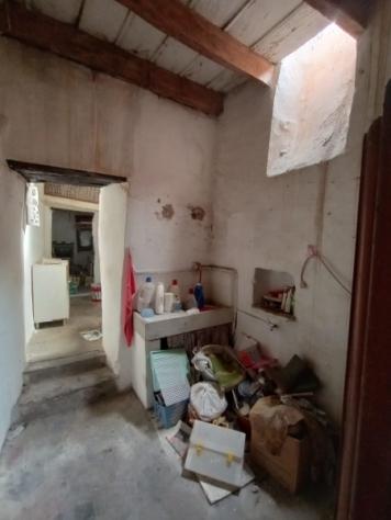 VENDESI A VILLA FARALDI RUSTICO DI 50MQ E CANTINE SOTTOSTANTI - Foto 7