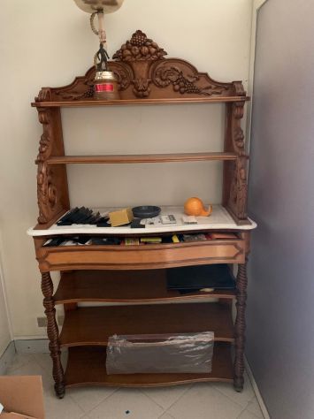 Mobile Etagère d'epoca intagliato con piano in marmo e colonne - Verbania