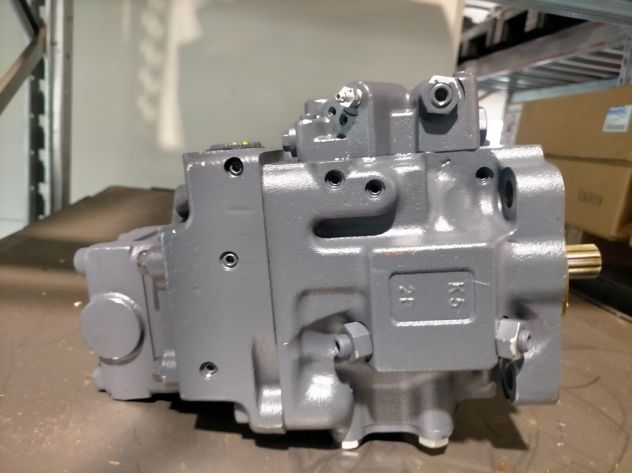 Pompa oleodinamica Komatsu PC35MR-3 - Foto 4