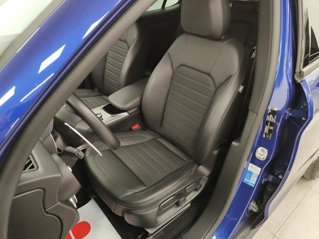 Alfa Romeo Stelvio 2.2 Turbodiesel AT8 Q4 Bi-Xeno Navi BLIS DAB 19” - Foto 4