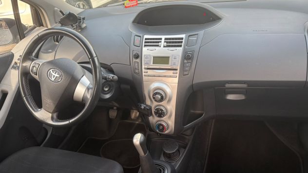 Toyota Yaris 1.0 benz 2008 5 porte - Foto 7