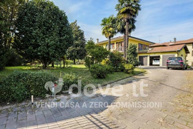 Villa di 355 m² con più di 5 locali e box auto in vendita a Biandronno - Foto 5