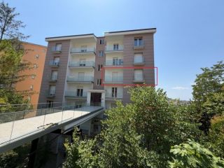 AFFITTASI STANZE A STUDENTI