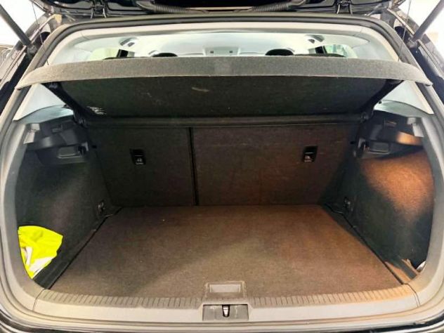 Volkswagen Golf 1.6 TDI 110 CV S&S Comfortline - Foto 9