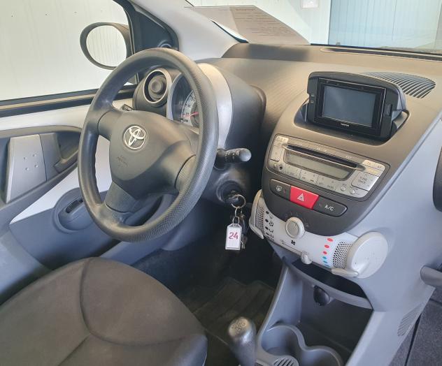 Toyota Aygo 5 porte 1.0 BENZ - 2012 - KM. 134.000 - Foto 10