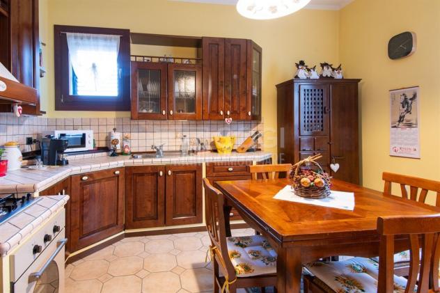 Elegante appartamento indipendente con giardino privato e ampio garage - Foto 12