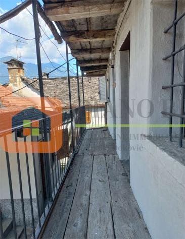V000450 - CASA ANTICA CON RUSTICI E TERRENO - Foto 5