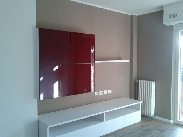 Trilocale con doppio balcone, ristrutturato e arredato - Foto 16