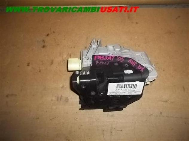 SERRATURA PORTA ANT.D. 7 FILI VOLKSWAGEN PASSAT (3C)  Carrozzeria  Lamierati esterni  Porte  Serratura porta a AUDI - Q7 - 01-10-2005 - 01-06-2009, SK