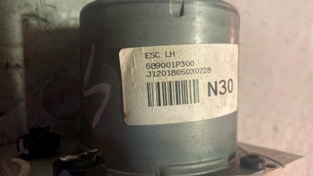 Centralina ABS Kia Venga 1.4 del 2018 (1P589-30950) - Foto 3