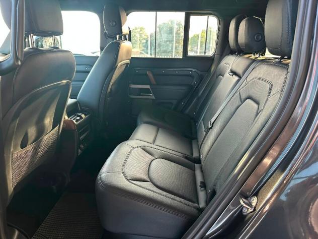 LAND ROVER Defender (2019) Defender 110 3.0D I6 250 CV AWD Auto SE - Foto 10