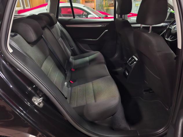 Skoda Octavia 1.6 TDI SW euro 6 - Foto 10
