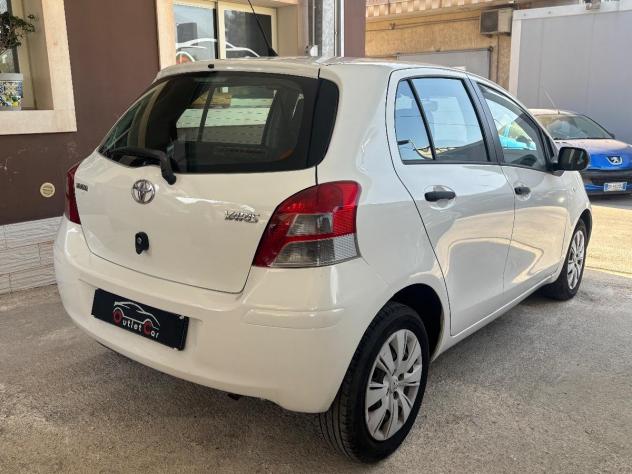 TOYOTA - Yaris - 1.0 5p. Now - Foto 5