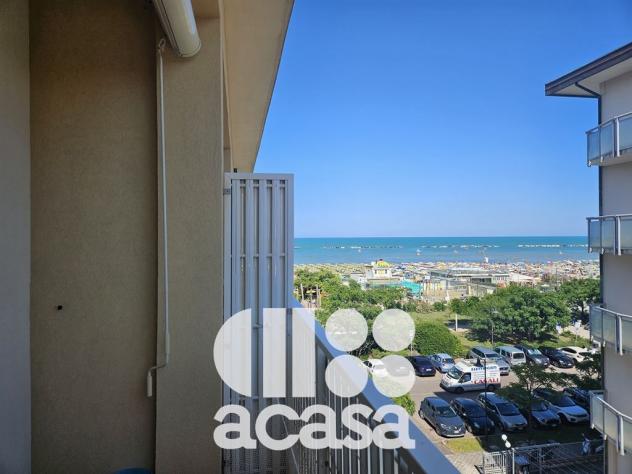 SPLENDIDO TRILOCALE CON VISTA MARE E POSTO AUTO - Foto 3
