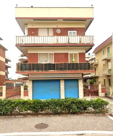 appartamento in vendita a Pomezia in zona Torvaianica