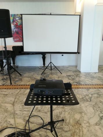 Noleggio Videoproettore piu telo 2mt x 2mt - Foto 3