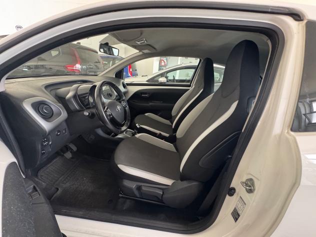 Toyota Aygo 1.0 VVT-i 72 CV 3 porte x-cool - Foto 7