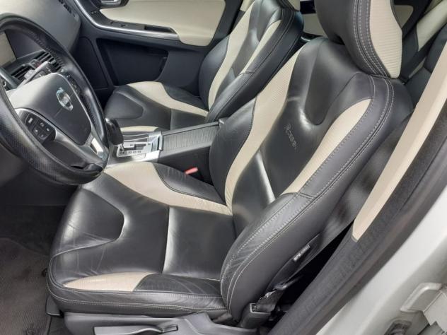Volvo XC60 D5 AWD Geartronic R-design KM CERTIFIC-GARANZIA - Foto 9