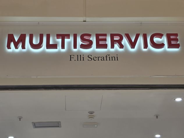 Cercasi personale per negozio in centro commerciale