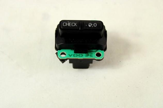 4E0907569 COMANDO INTERRUTTORE CHECK E RESET TRIP QUADRO STRUMENTI CONTACHILOMETRI AUDI A8 4E 4.2 FSI QUATTRO 246KW 4P B AUT (2004) RICAMBIO USATO