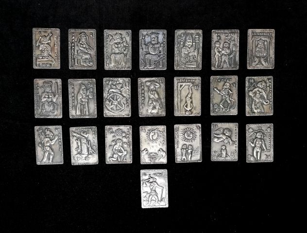 (RARITÀ ASSOLUTA) I 22 ARCANI MAGGIORI DEI TAROCCHI IN ARGENTO. PEZZO UNICO. - Foto 2