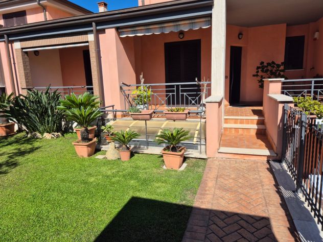 Villino a schiera in ottime condizioni, abitabile subito