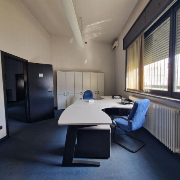 Immobile di 400 m² con più di 5 locali in vendita a Lainate - Foto 10