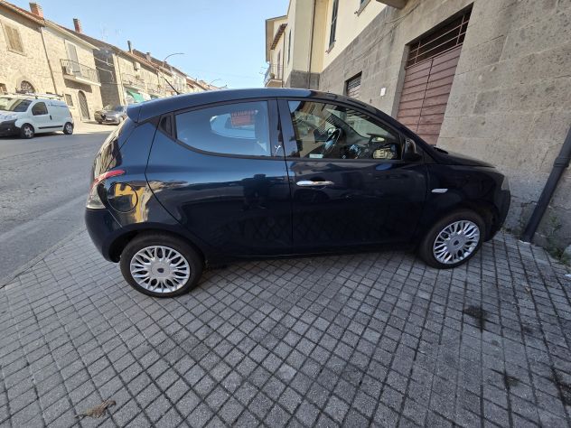Vendo lancia y - Foto 4