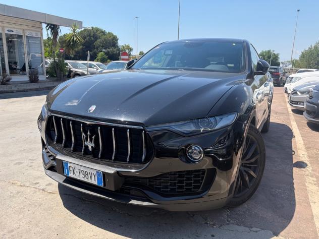 Maserati Levante V6 Diesel 275 CV AWD - Foto 2