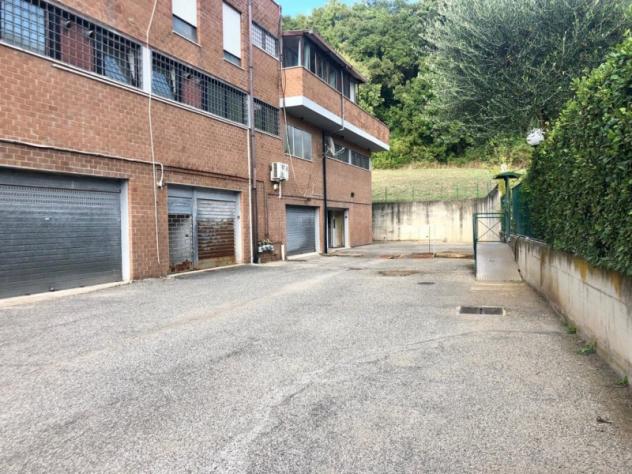 Negozio in Via Mario Vinciguerra