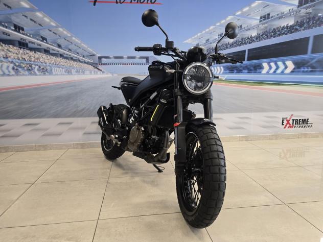 Husqvarna Svartpilen 125 09/2023 - Km 14300 - Foto 3