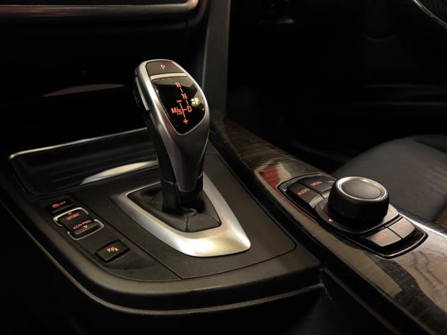 Bmw 320d xDrive Touring Luxury-4x4-Garantita-Permute - Foto 9