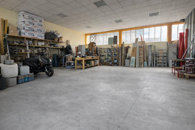 Capannone commerciale in vendita a Ponsacco 160 mq Rif: 1407419