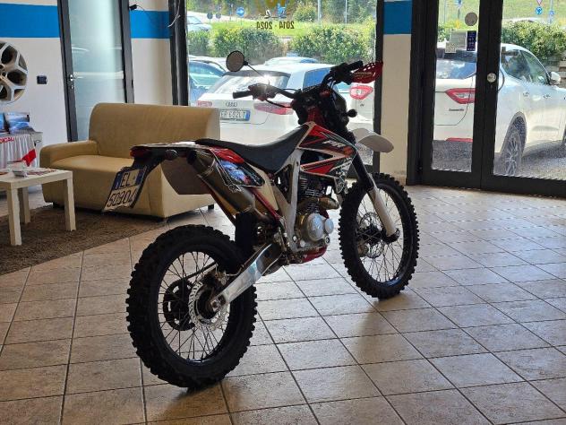 AJP PR4 125 Supremoto Pro 2.500km 2018 GUIDA A1 - Foto 5