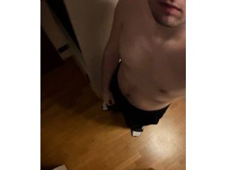 Amore e incontri Udine - singolo bisex di 20 anni per coppie