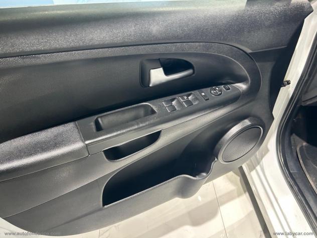 KIA Venga 1.6 CRDi VGT TX - Foto 6