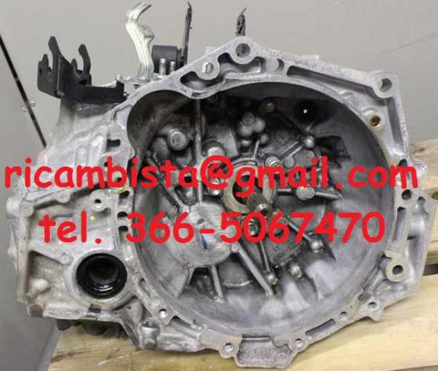 30300-0D310 Toyota Yaris 1.3 cambio manuale 6 marce