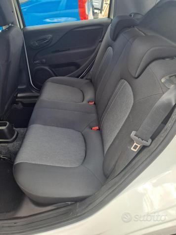 Fiat punto 1.3 mj 85cv 2015 n1 combi 4 posti - Foto 9